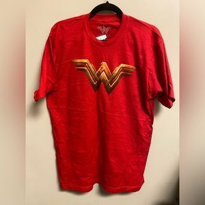 Wonder Woman Sz L shirt red BNWT